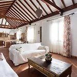 Casa La Rueda With Pool Villa